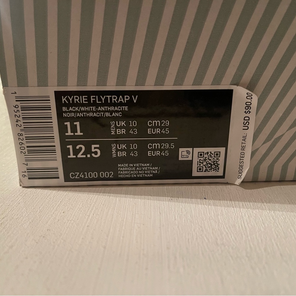 Kyrie - Picture 7 of 8